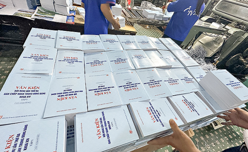 CÔNG TY IN NHÂN DÂN BÌNH ĐỊNH KHẨN TRƯƠNG TỔ CHỨC IN VÀ PHÁT HÀNH VĂN KIỆN HỘI NGHỊ LẦN THỨ BA BAN CHẤP HÀNH TRUNG ƯƠNG ĐẢNG KHÓA XIV